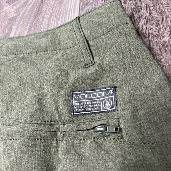 Volcom Men's Size 38 Kerosene Hybrid Short 4 Way Stretch Green - Picture 6 of 8